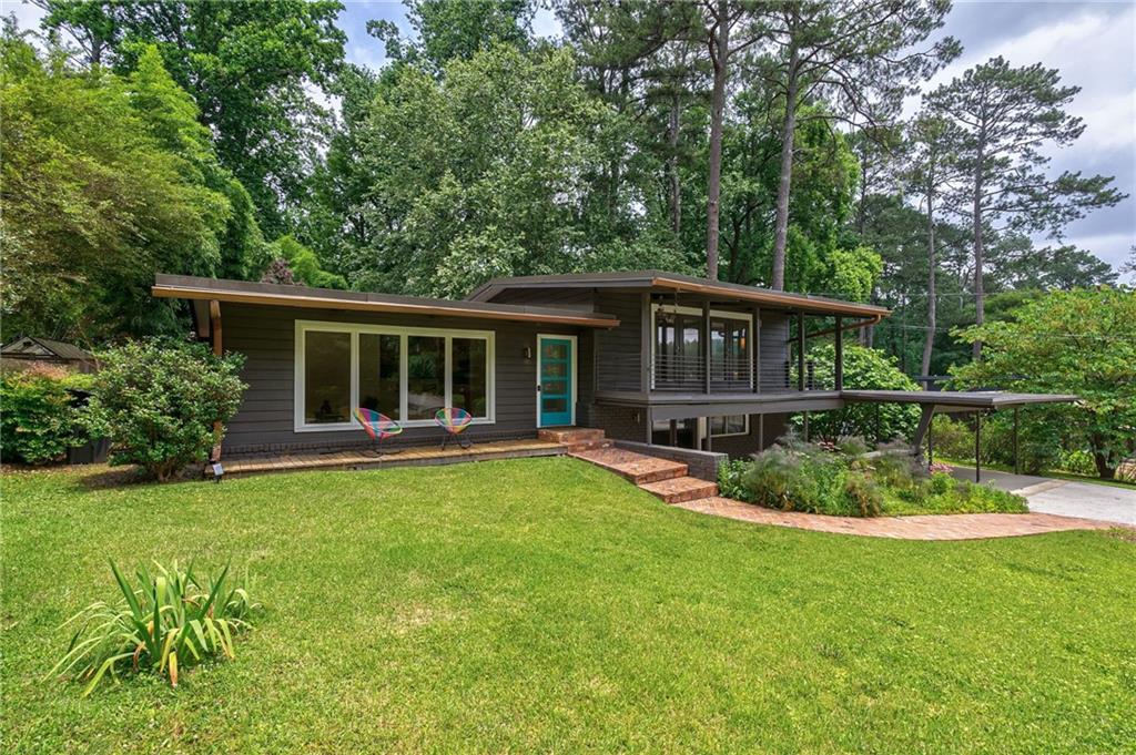 3676 Northlake Drive