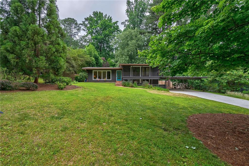 3676 Northlake Drive
