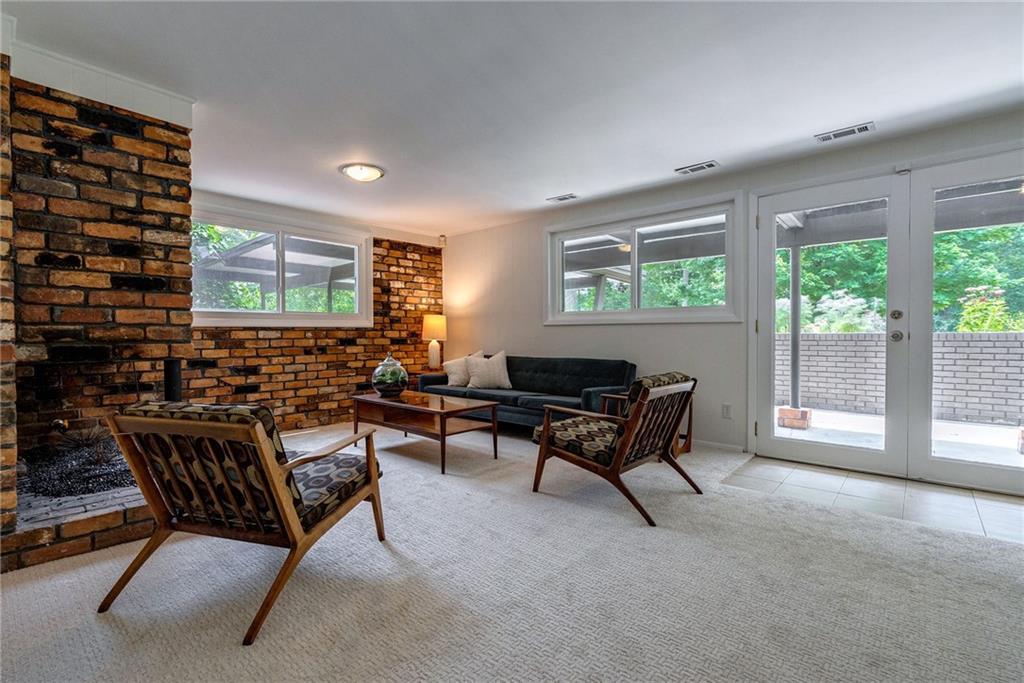 3676 Northlake Drive