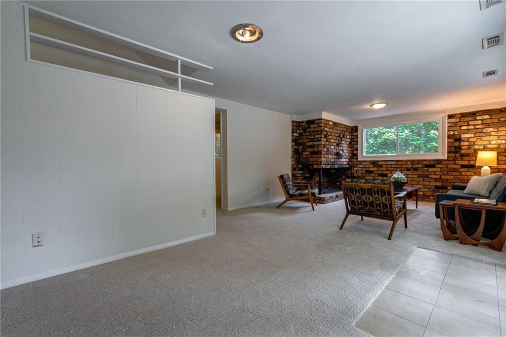 3676 Northlake Drive