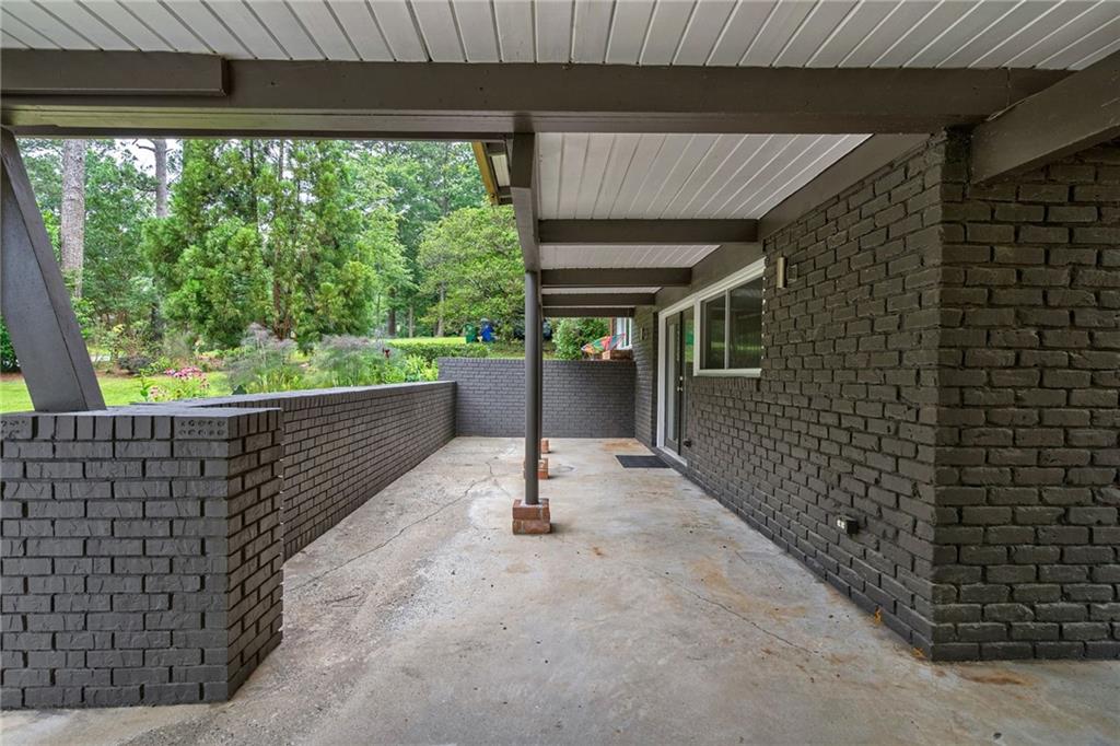 3676 Northlake Drive