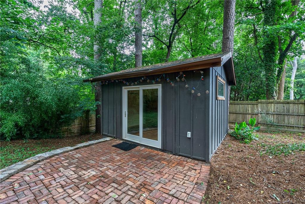 3676 Northlake Drive