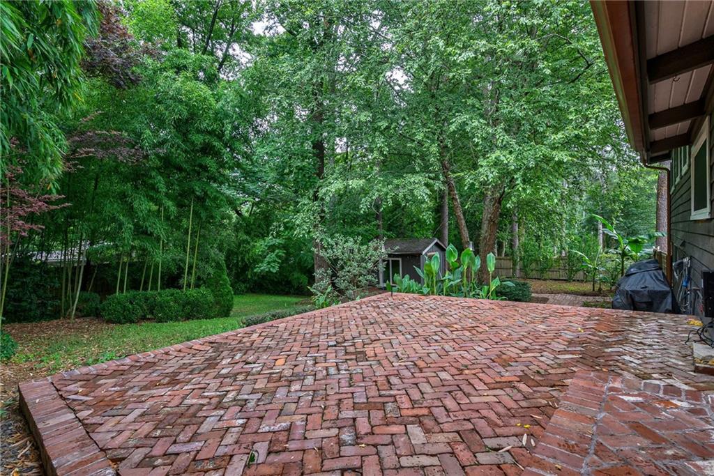 3676 Northlake Drive