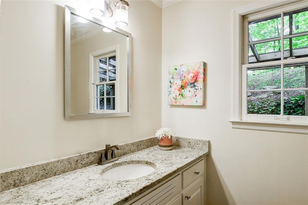 905 Edgewater Trail