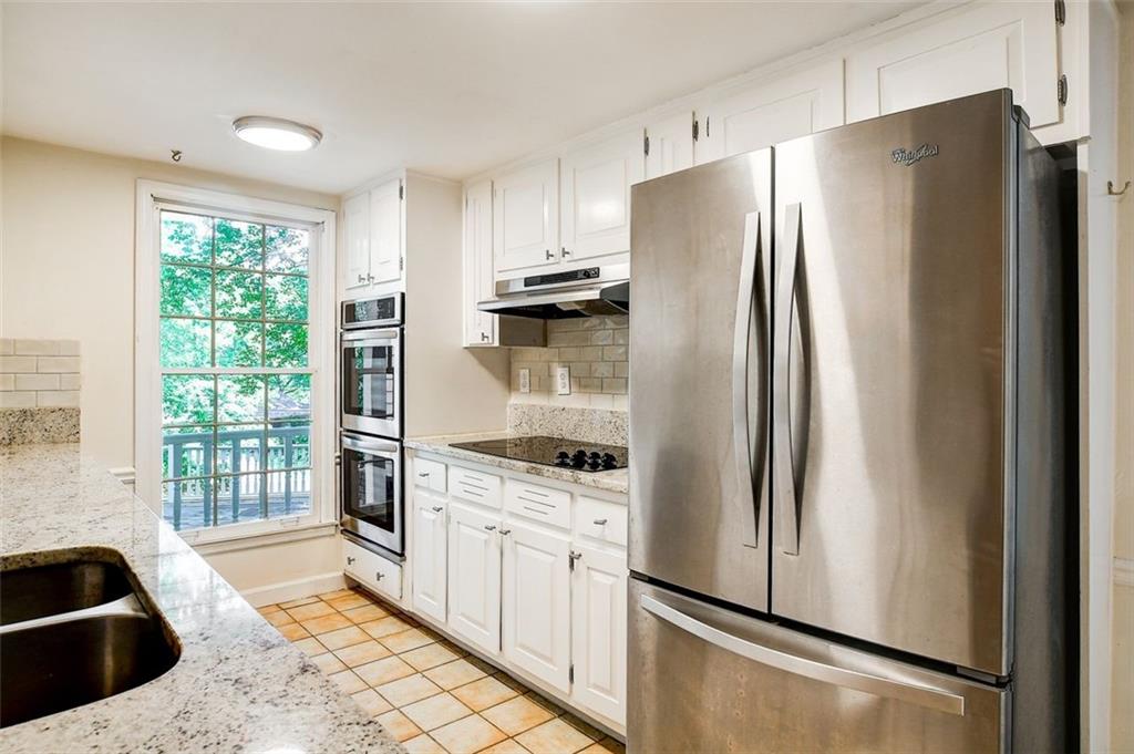 905 Edgewater Trail