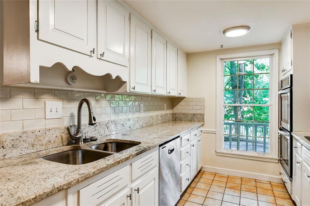 905 Edgewater Trail