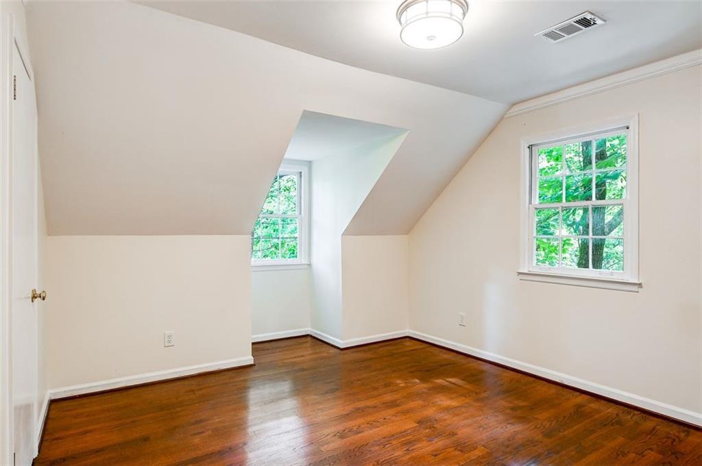 905 Edgewater Trail