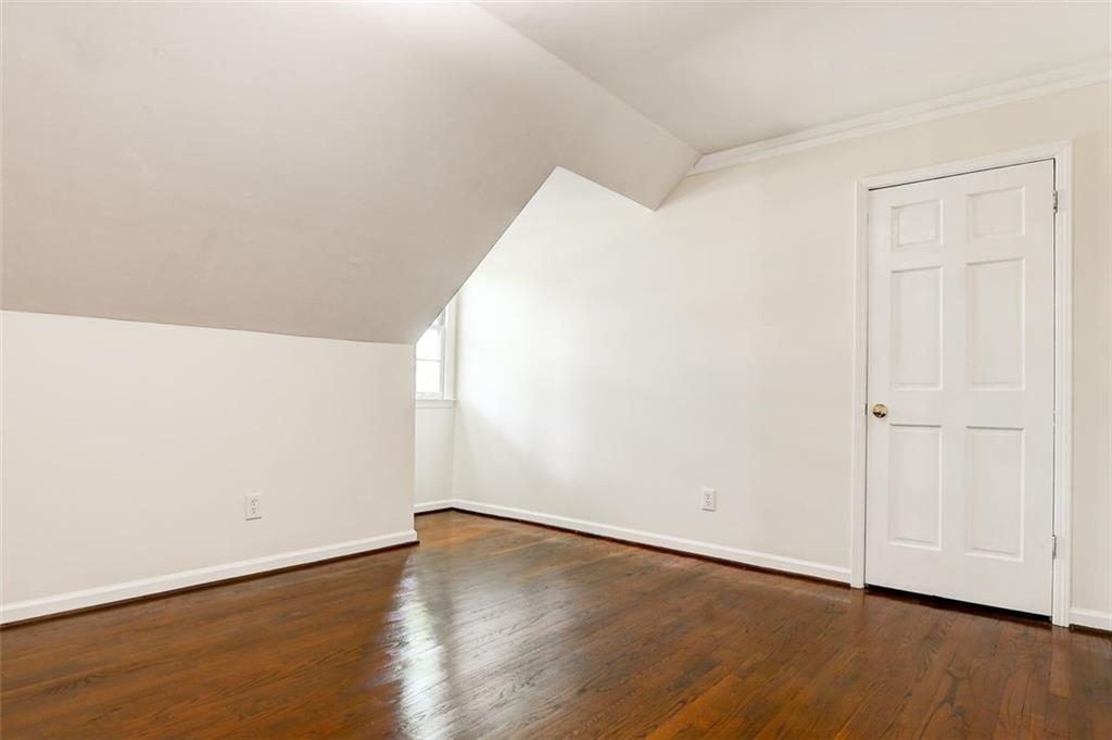 905 Edgewater Trail