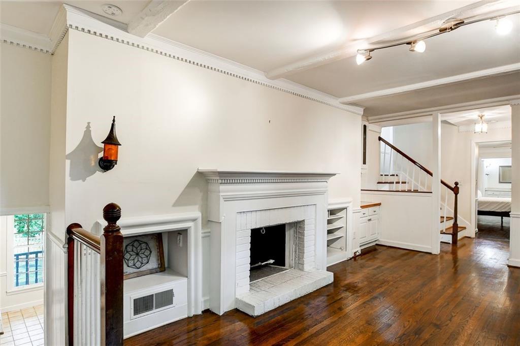 905 Edgewater Trail