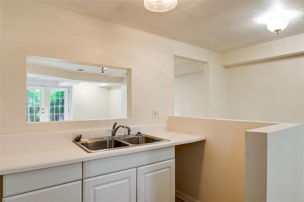 905 Edgewater Trail