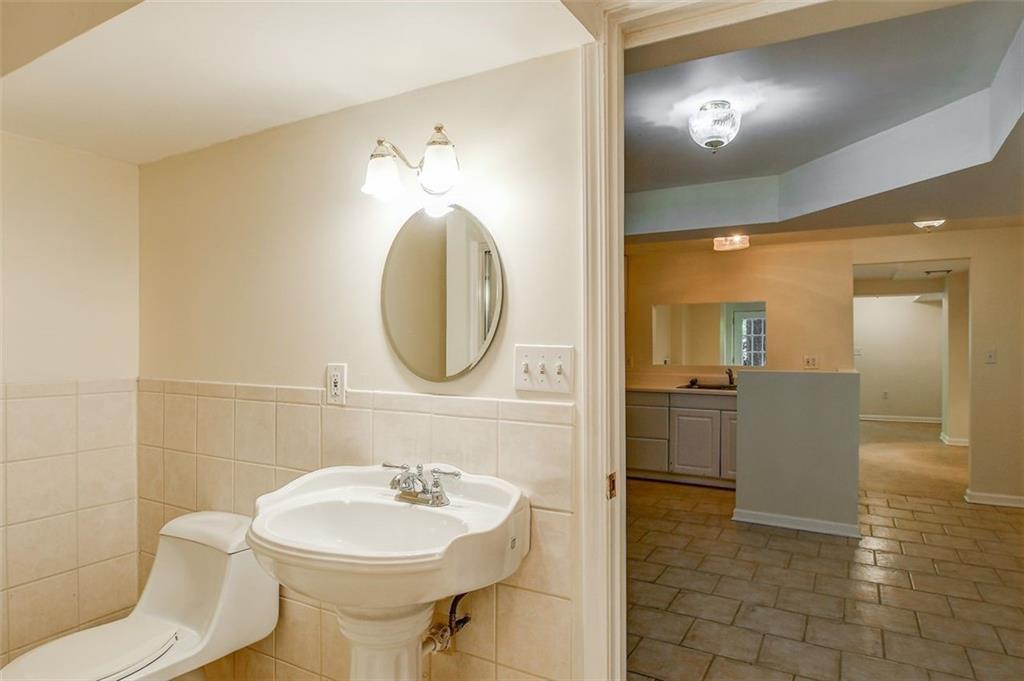 905 Edgewater Trail