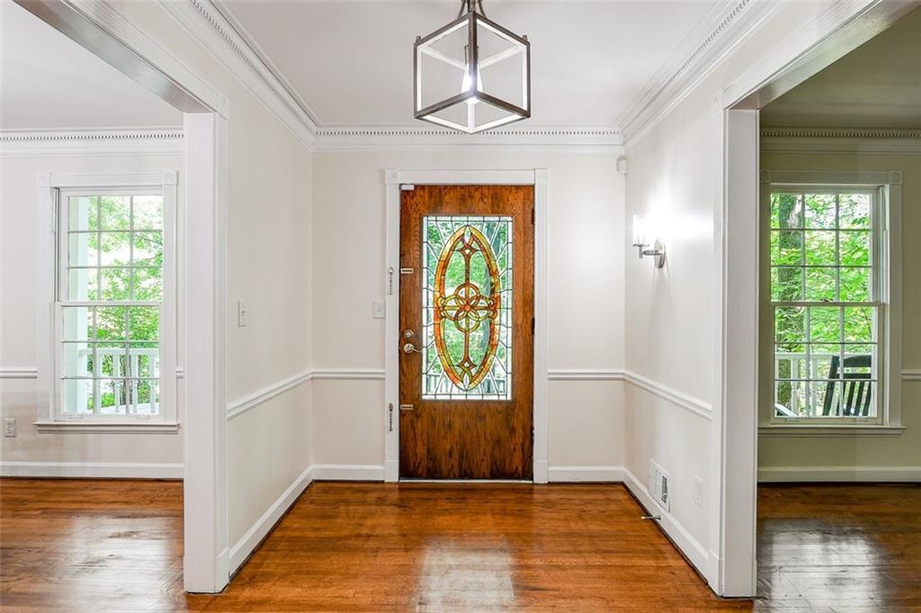 905 Edgewater Trail