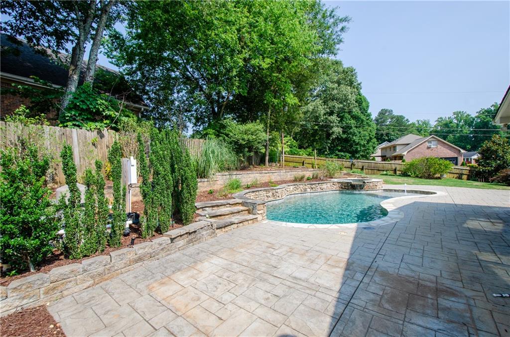 3943 Northlake Creek Drive