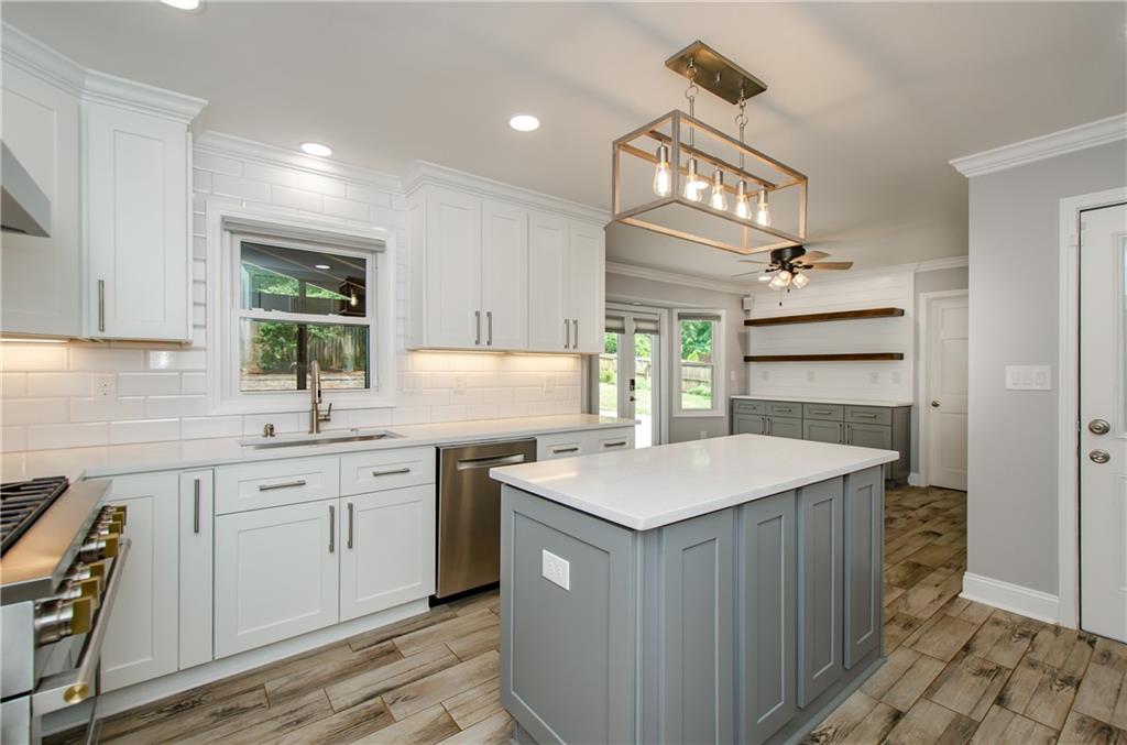 3943 Northlake Creek Drive