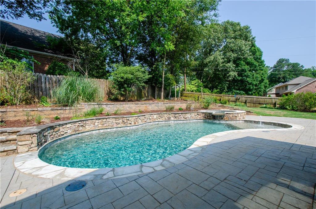 3943 Northlake Creek Drive