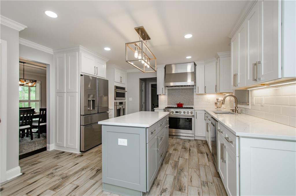 3943 Northlake Creek Drive