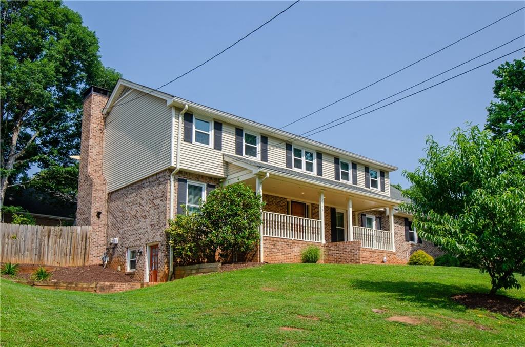 3943 Northlake Creek Drive