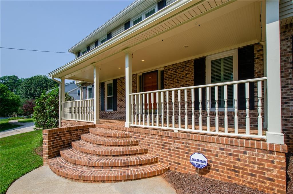 3943 Northlake Creek Drive