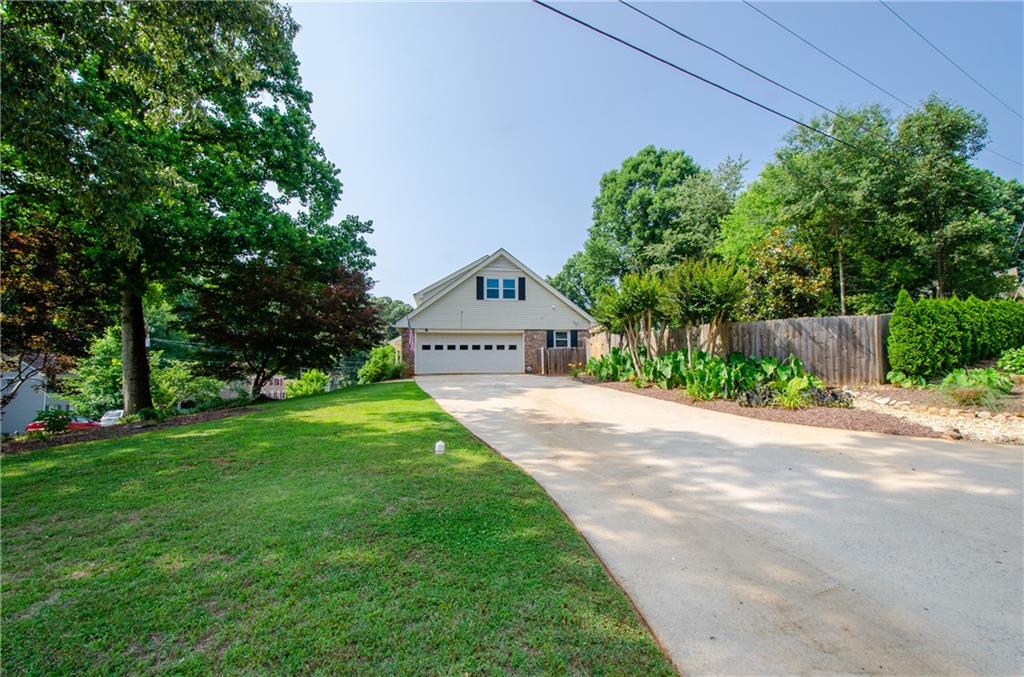 3943 Northlake Creek Drive