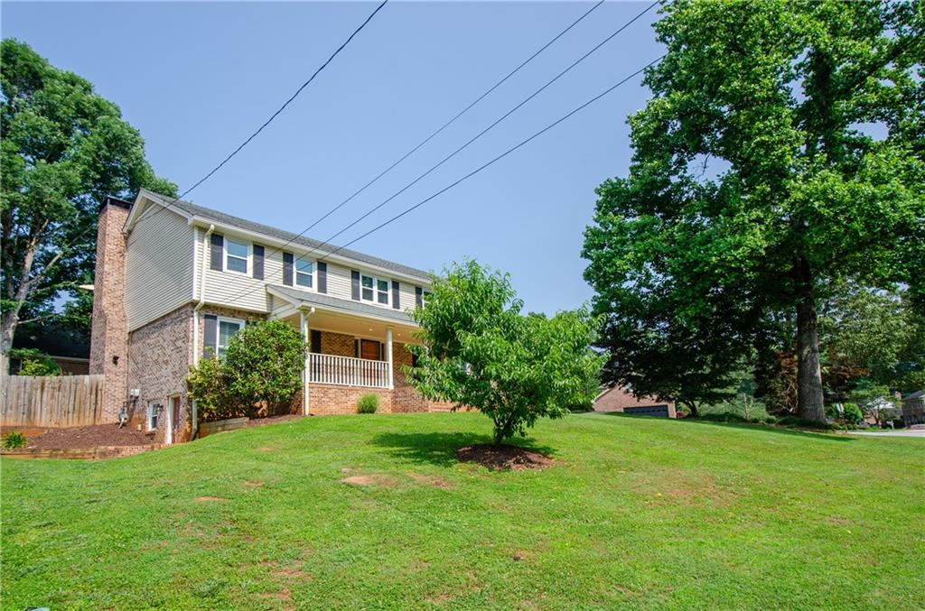 3943 Northlake Creek Drive