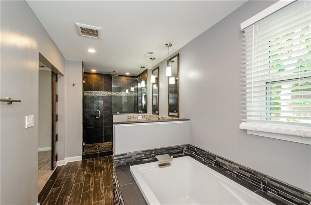 3943 Northlake Creek Drive