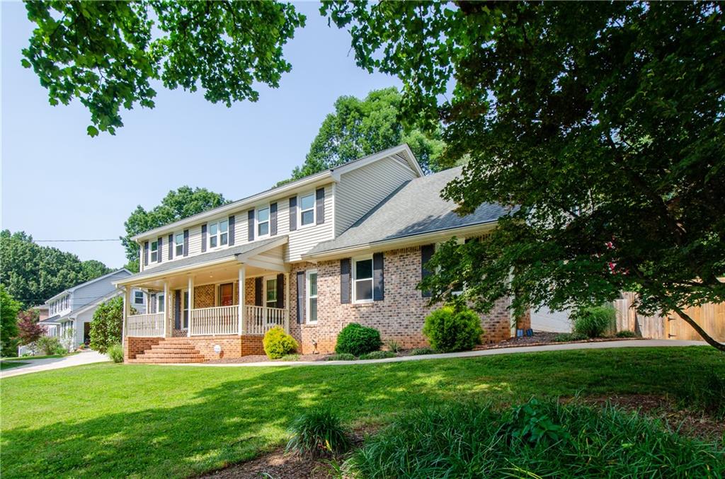 3943 Northlake Creek Drive