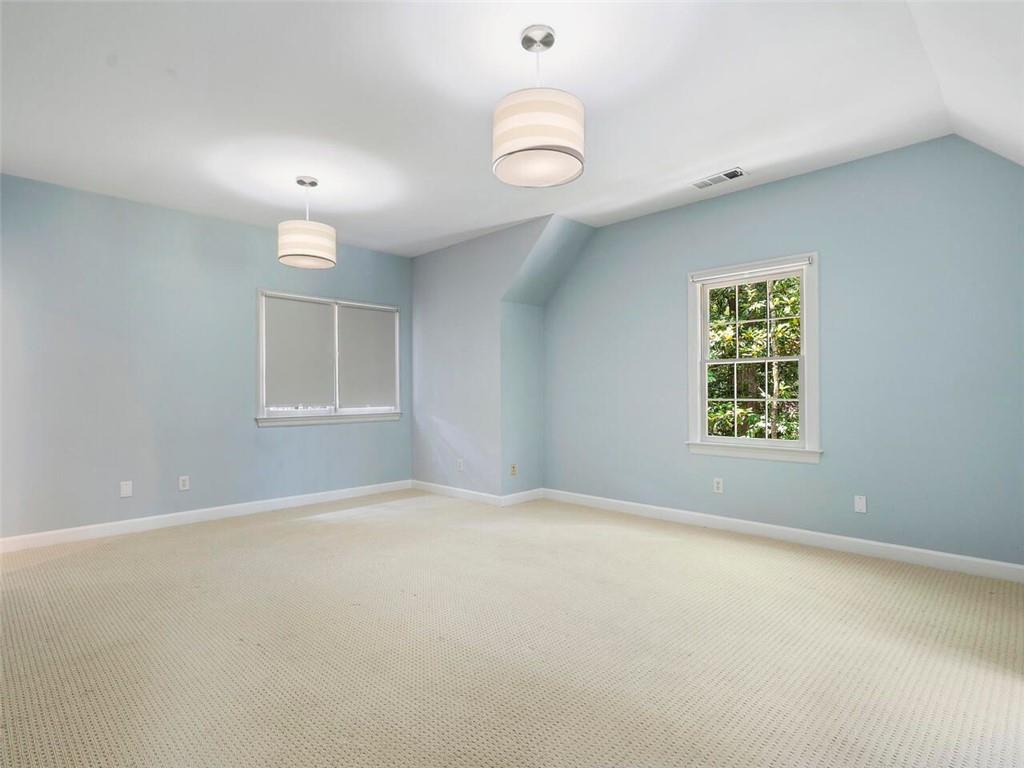 181 PEACHTREE Way NE