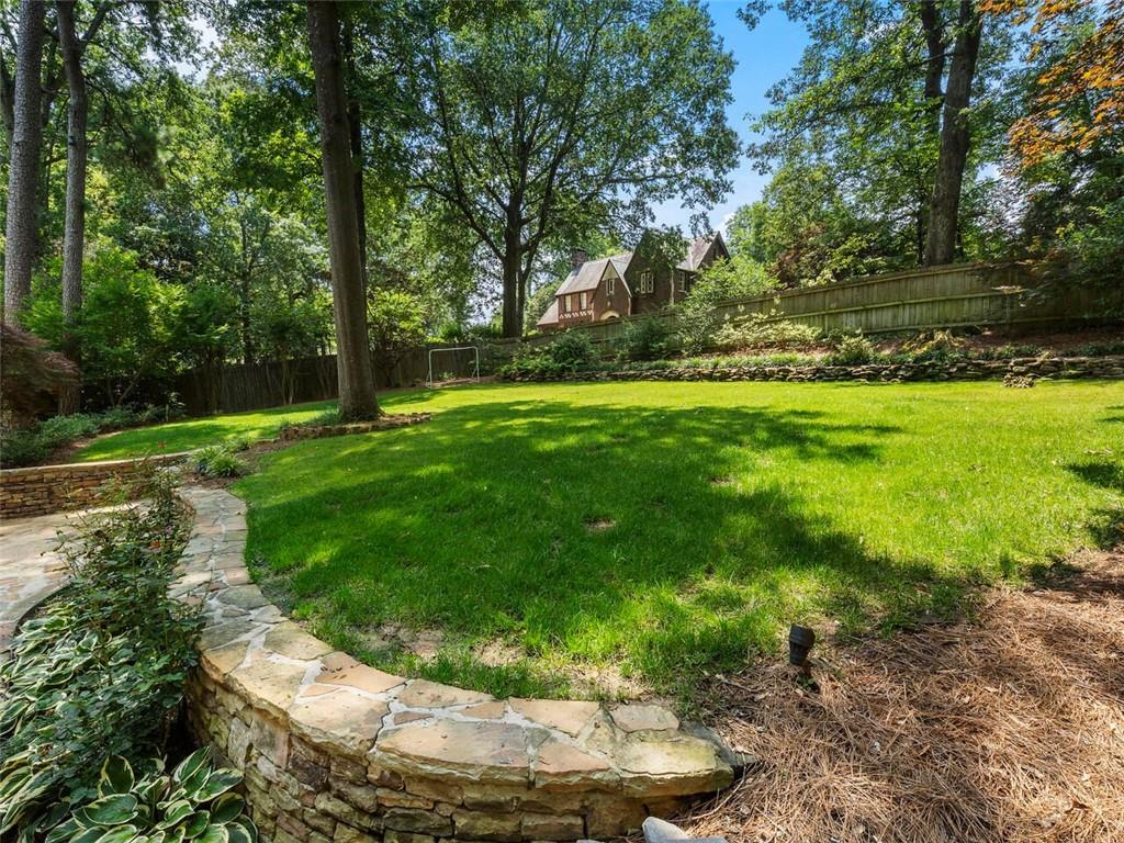 181 PEACHTREE Way NE