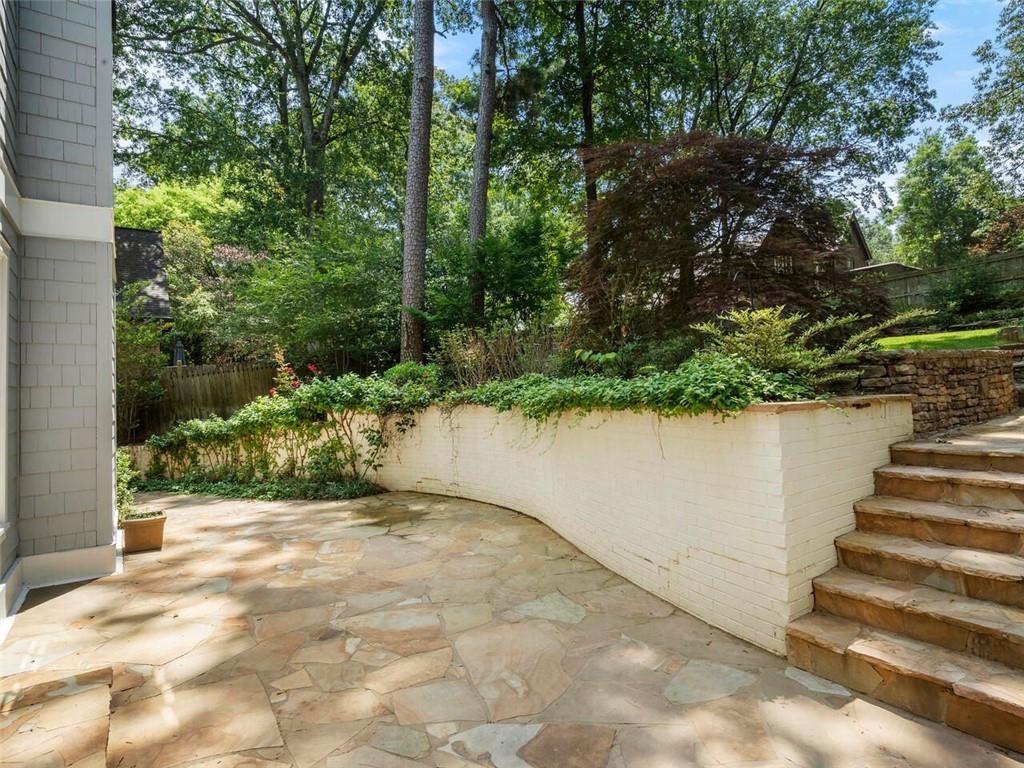 181 PEACHTREE Way NE