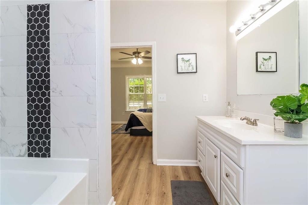 2700 Pine Tree Road NE Unit 2011