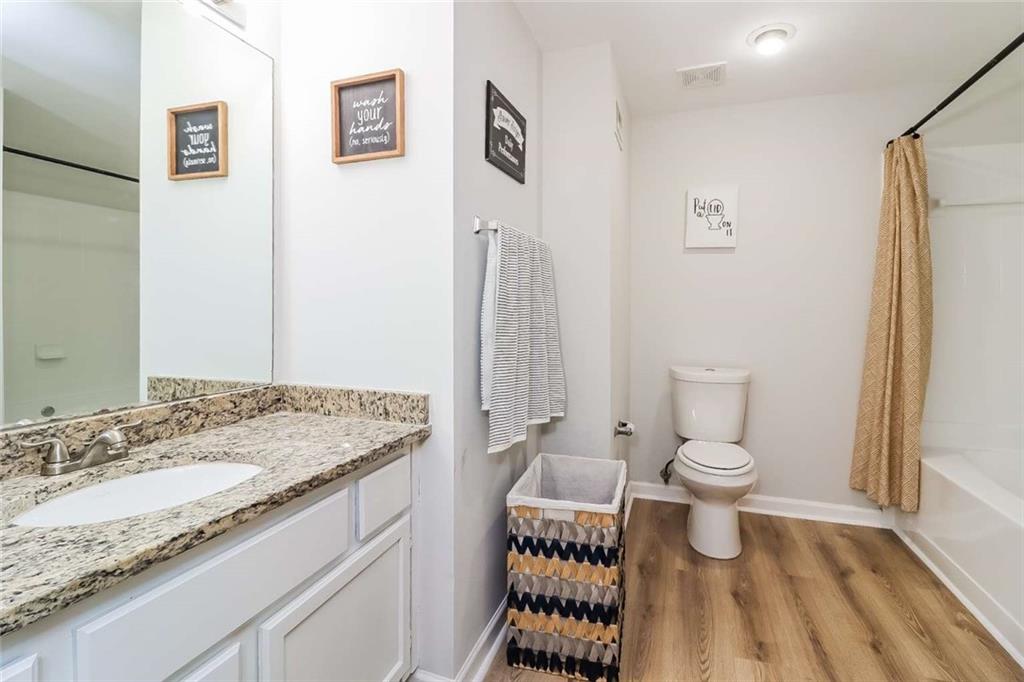 2700 Pine Tree Road NE Unit 2011