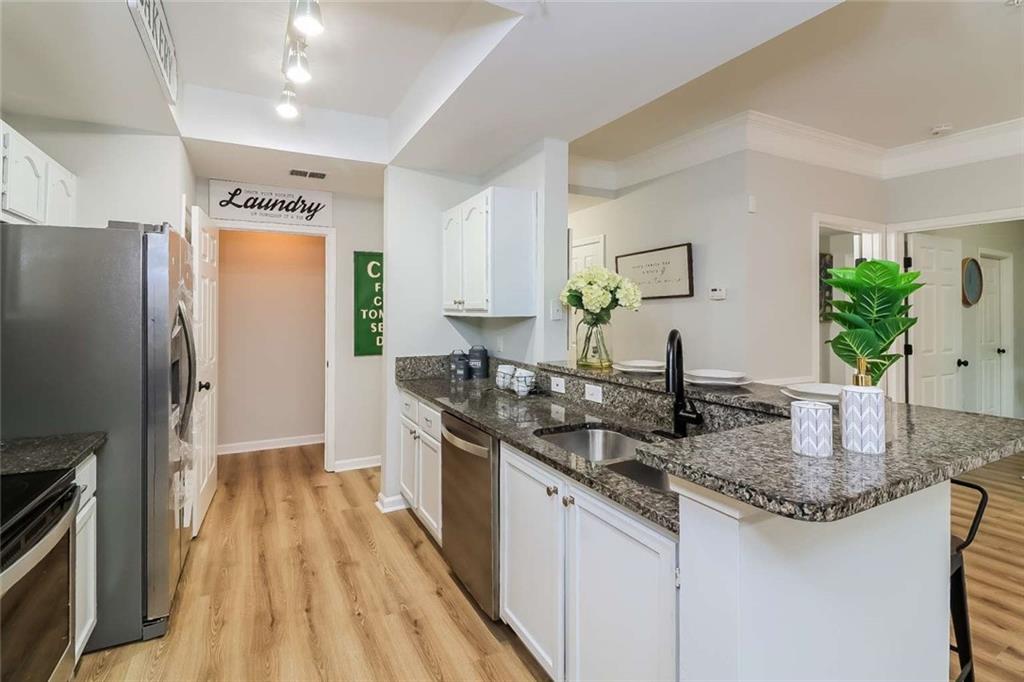 2700 Pine Tree Road NE Unit 2011