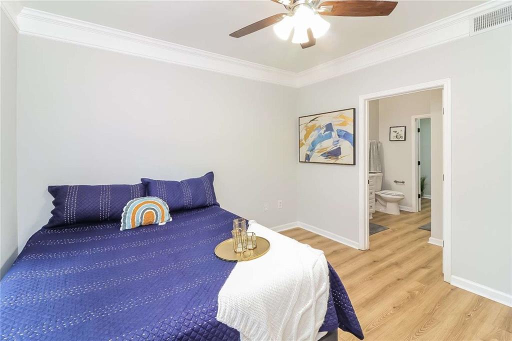 2700 Pine Tree Road NE Unit 2011