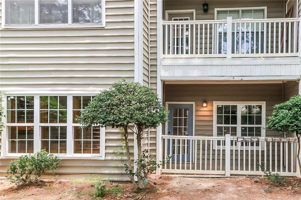2700 Pine Tree Road NE Unit 2011