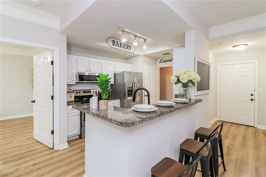 2700 Pine Tree Road NE Unit 2011