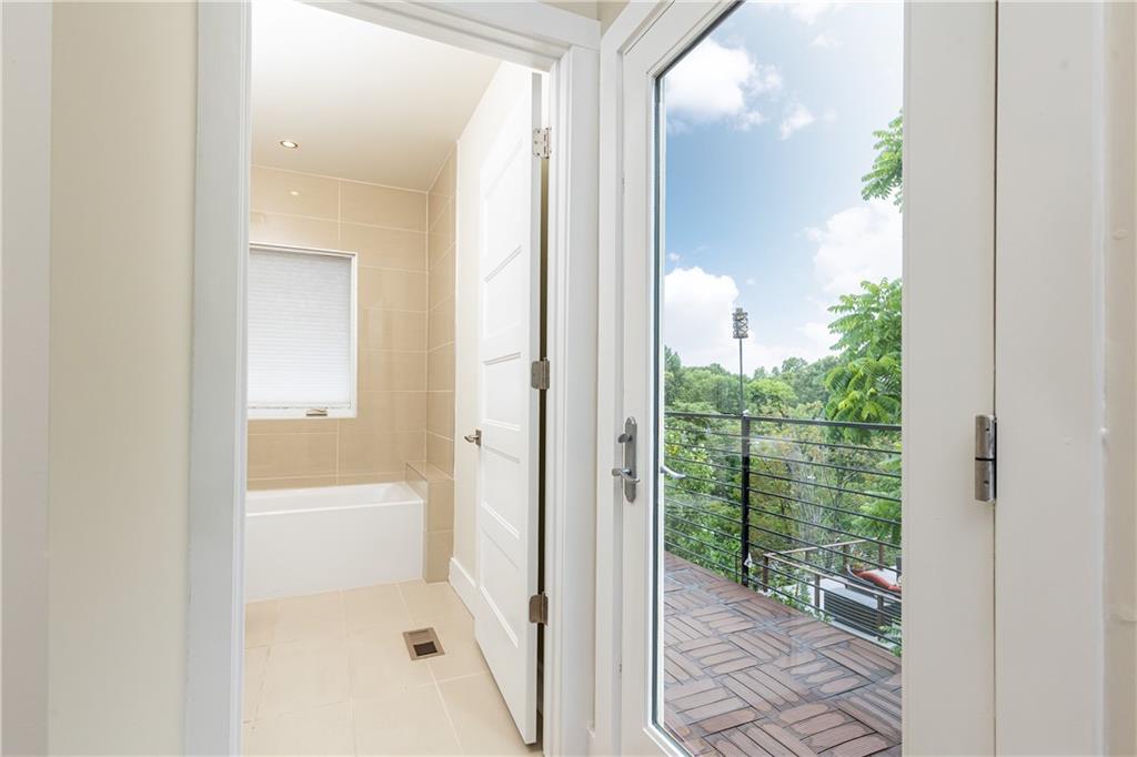 1672 Dekalb Avenue NE Unit 1