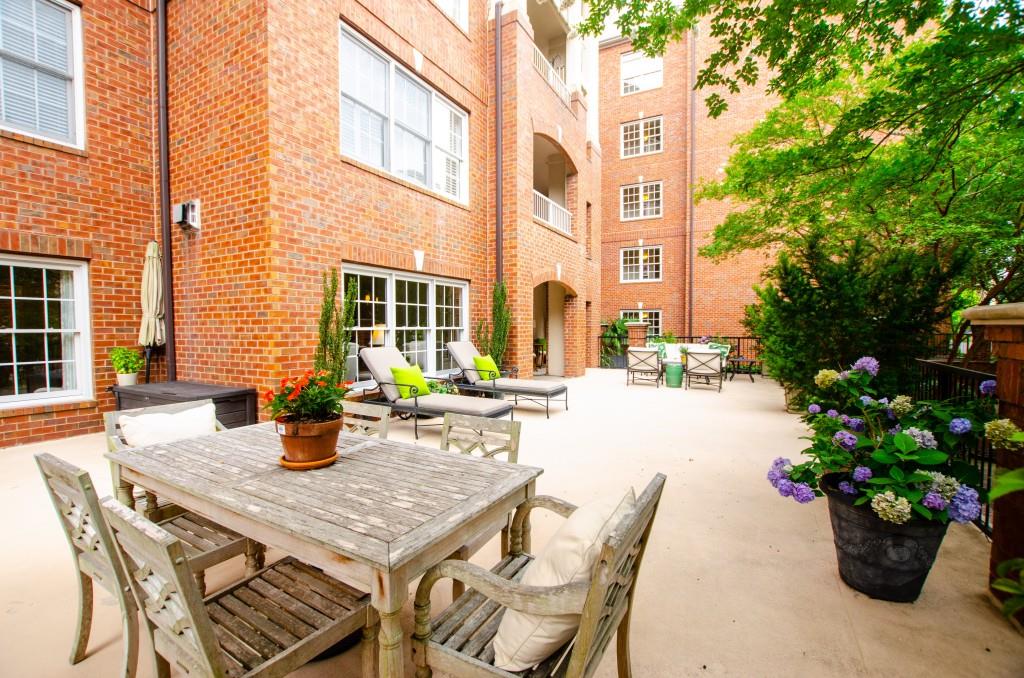 211 Colonial Homes Drive NW Unit 1102