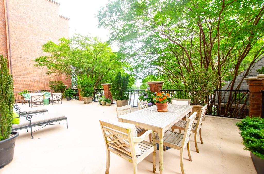 211 Colonial Homes Drive NW Unit 1102