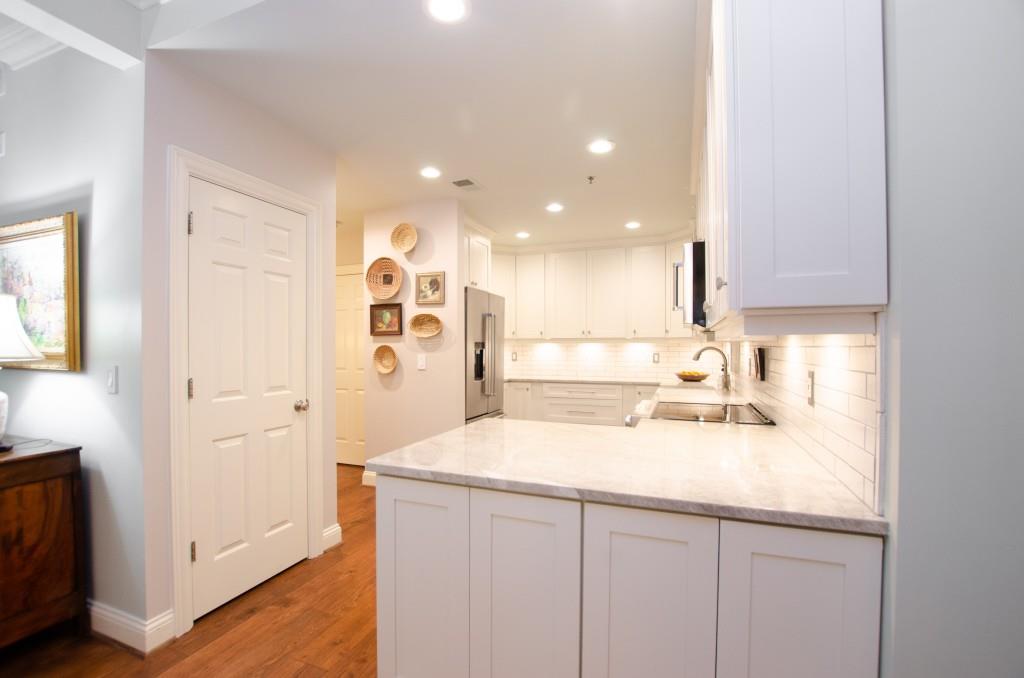 211 Colonial Homes Drive NW Unit 1102