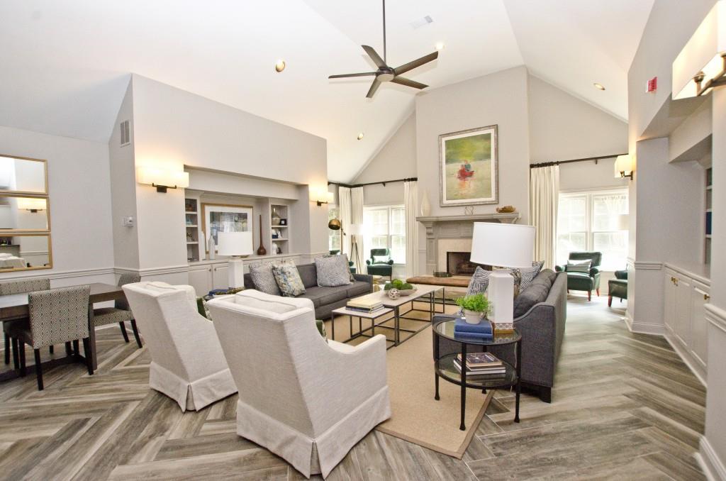211 Colonial Homes Drive NW Unit 1102