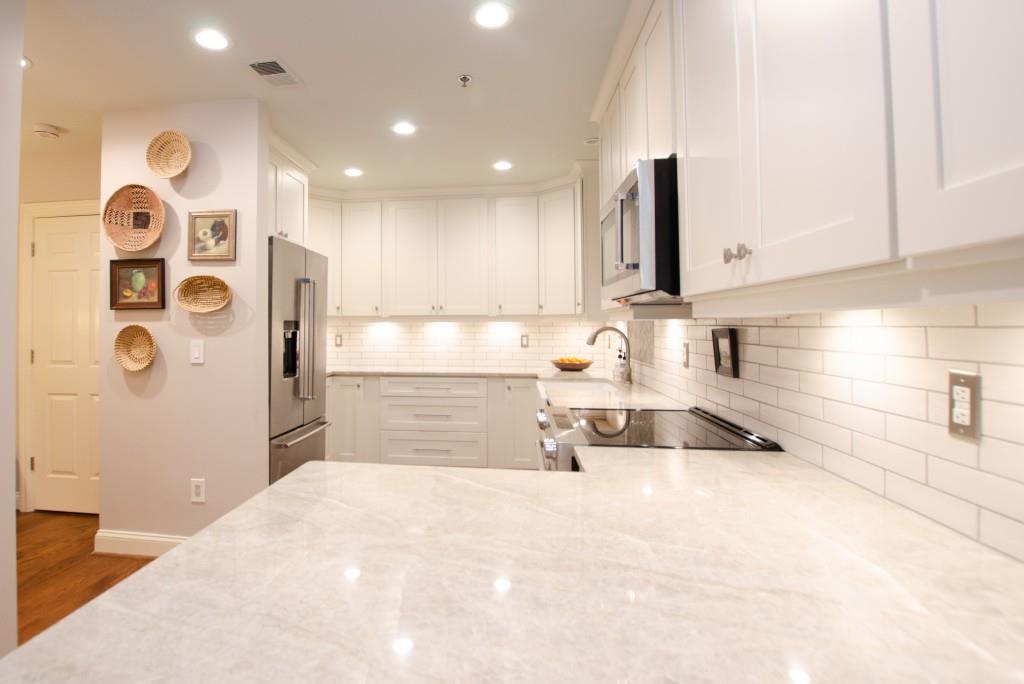 211 Colonial Homes Drive NW Unit 1102