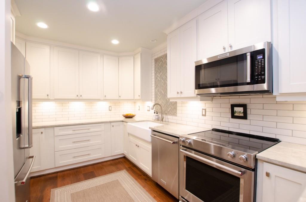 211 Colonial Homes Drive NW Unit 1102