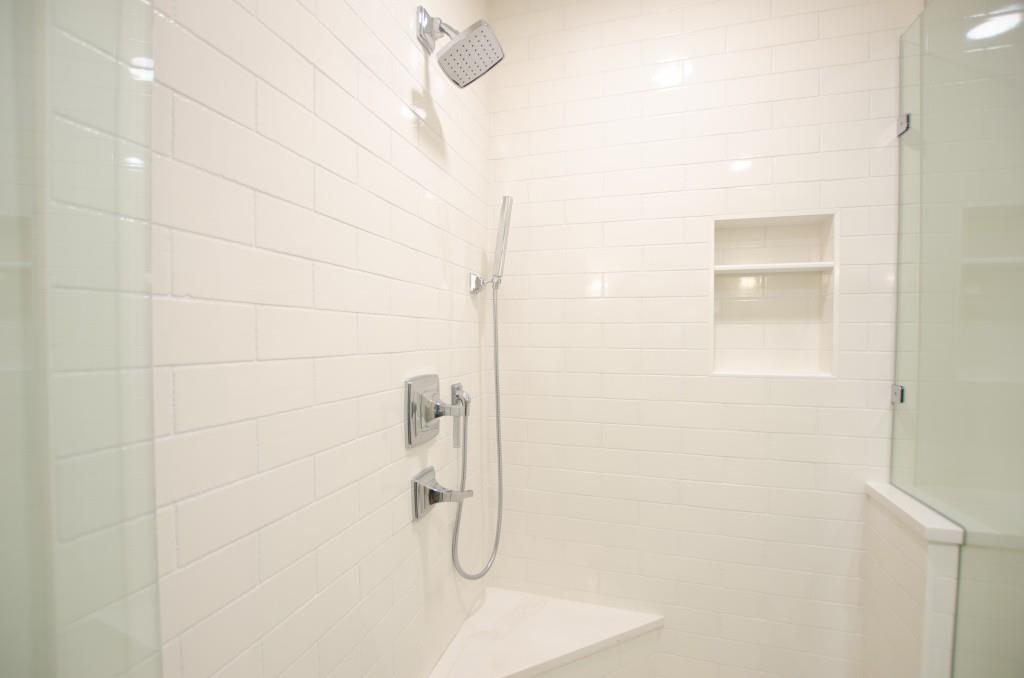211 Colonial Homes Drive NW Unit 1102