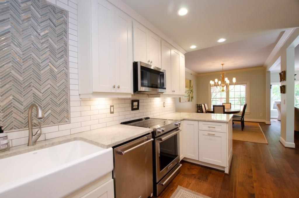 211 Colonial Homes Drive NW Unit 1102