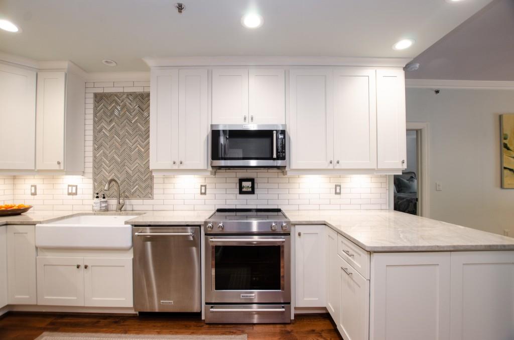 211 Colonial Homes Drive NW Unit 1102