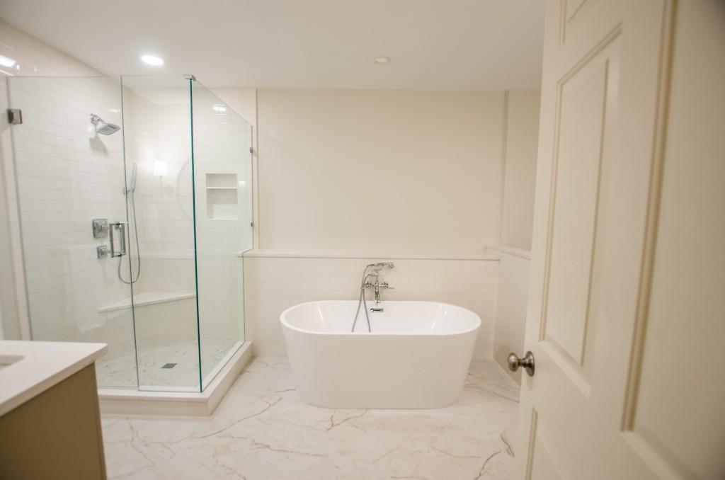 211 Colonial Homes Drive NW Unit 1102