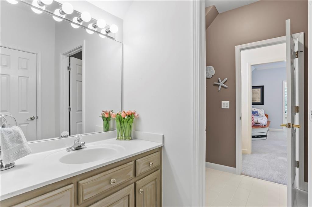 680 Americas Cup Cove