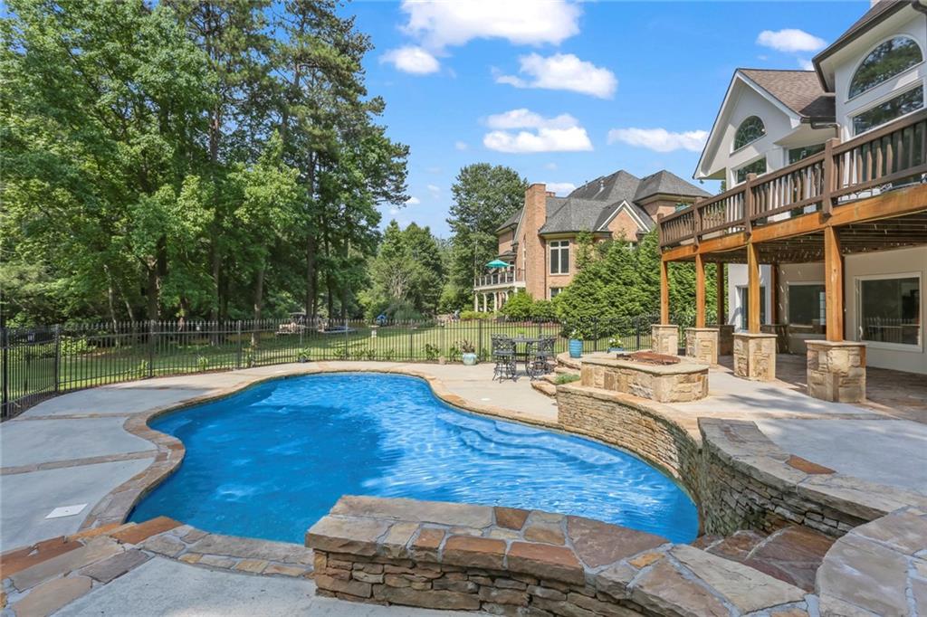 680 Americas Cup Cove