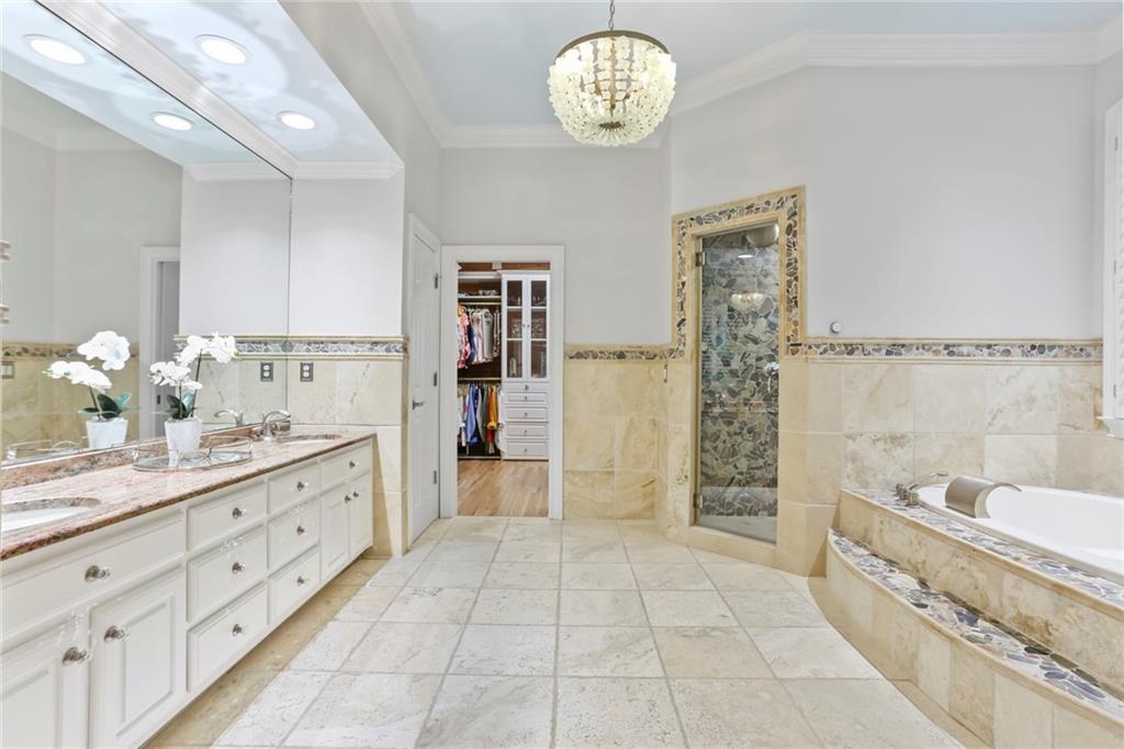 680 Americas Cup Cove