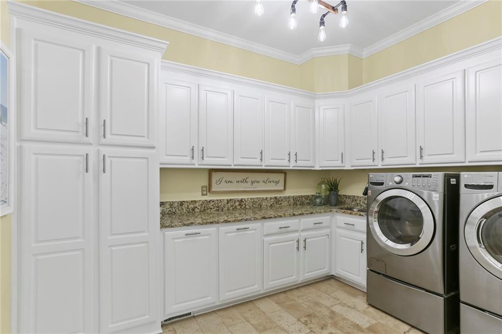 680 Americas Cup Cove